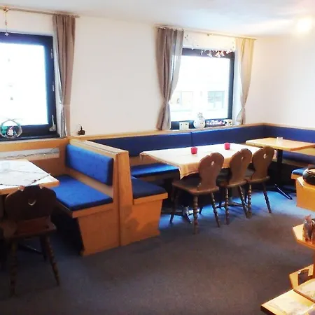 Haus Arnold By Chatel Reizen 住宿加早餐酒店 3*