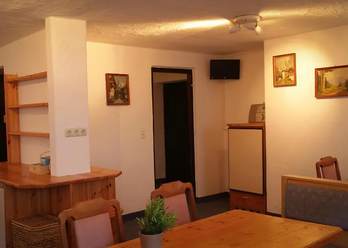 Haus Arnold By Chatel Reizen 住宿加早餐酒店 3*